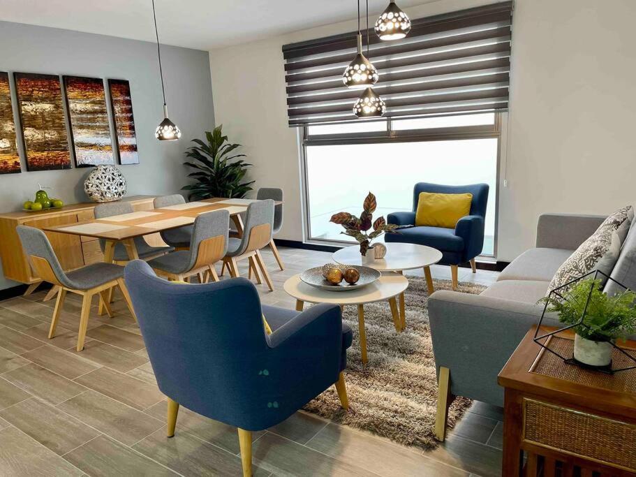 Lovely 2 Bedroom Rental Unit With Free Parking グアテマラシティ エクステリア 写真