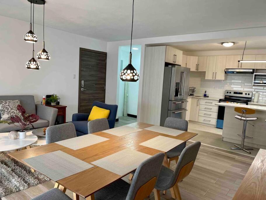 Lovely 2 Bedroom Rental Unit With Free Parking グアテマラシティ エクステリア 写真