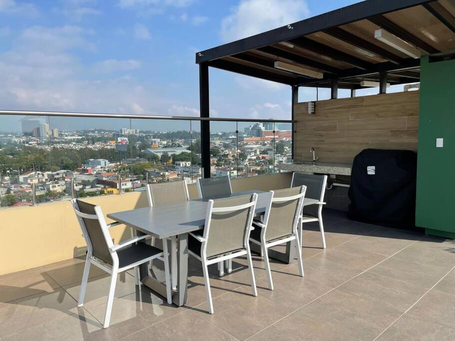 Lovely 2 Bedroom Rental Unit With Free Parking グアテマラシティ エクステリア 写真