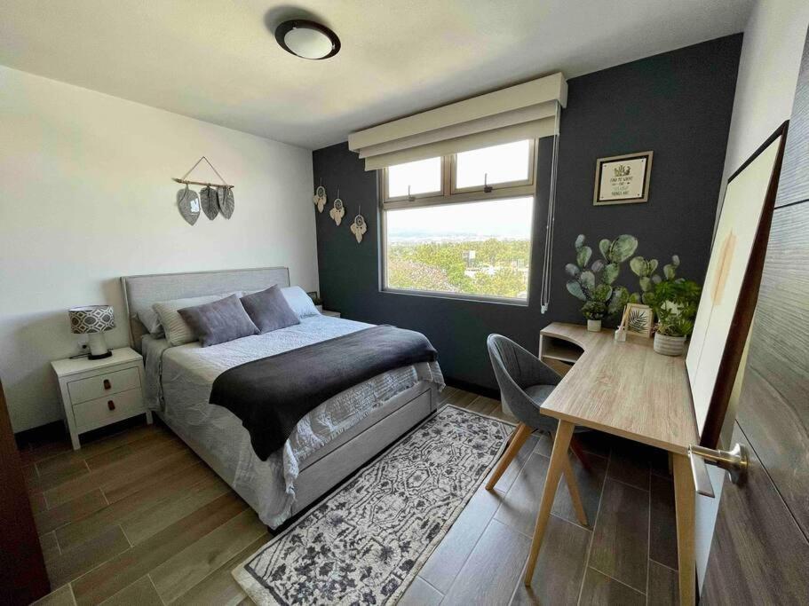 Lovely 2 Bedroom Rental Unit With Free Parking グアテマラシティ エクステリア 写真