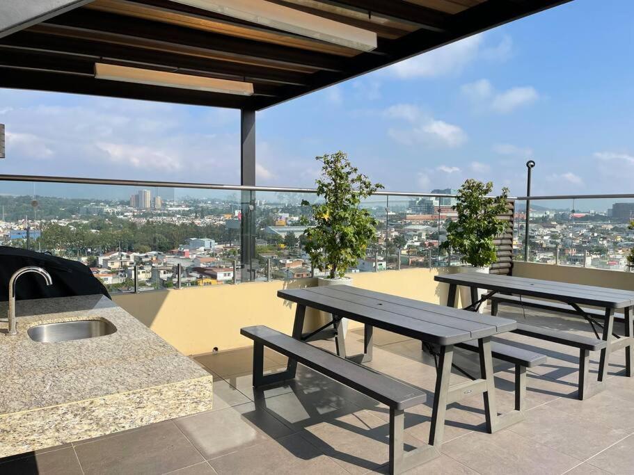 Lovely 2 Bedroom Rental Unit With Free Parking グアテマラシティ エクステリア 写真