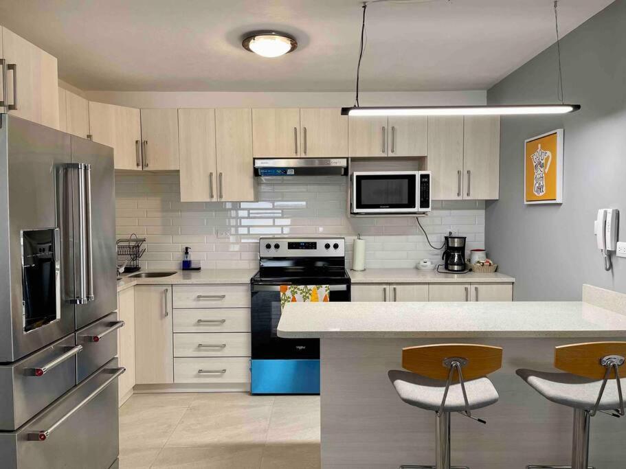 Lovely 2 Bedroom Rental Unit With Free Parking グアテマラシティ エクステリア 写真